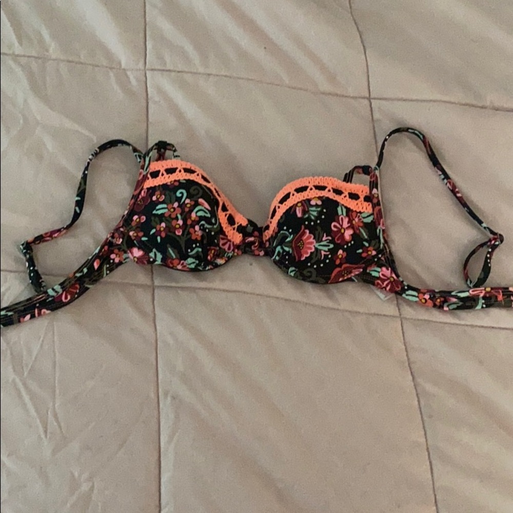 Bright push-up bikini top! NWOT